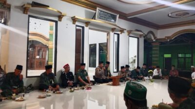 Polsek Lakbok Polres Ciamis Giat Taraweh Keliling di Masjid Jammi An'Nur Desa Sidaharja