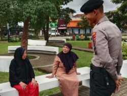 Satuan Samapta Polres Ciamis Patroli Jalan Kaki di Alun-alun Ciamis Beri Imbauan Kamtibmas