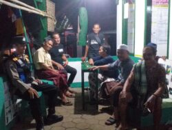 Polsek Cipaku Kontrol Pos Satkamling di Desa Selamanik Saat Malam Hari