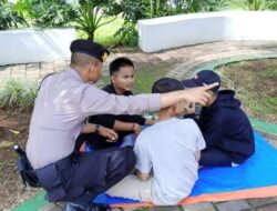 Satuan Samapta Polres Ciamis Patroli Jalan Kaki di Alun Alun Ciamis Beri Imbauan Kamtibmas