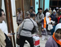 Polres Ciamis Hadiri Pelepasan Jamaah Haji Asal Ciamis ke Embarkasi Bekasi