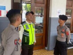 Deteksi Dini Tindak Kriminalitas, Samapta Polres Ciamis Patroli ke Stasiun KA Ciamis Beri Imbauan Kamtibmas