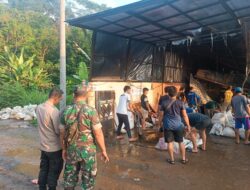 Polsek Kawali Polres Ciamis Datangi TKP Kebakaran Pabrik CV. Widuri Jaya Snack