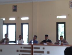 Polsek Cihaurbeuti Hadiri Rapat Minggon Desa Pasirtamiang