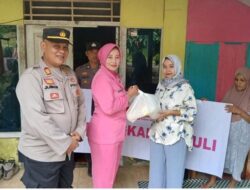 Tebar Kebaikan di Momen Hari Bhayangkara, Kapolsek dan Bhayangkari Pamarican Gelar Baksos