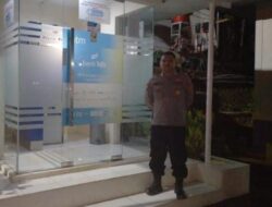 Berikan Rasa Nyaman, Tiga Personel Polsek Sukadana Polres Ciamis Patroli Hingga Subuh