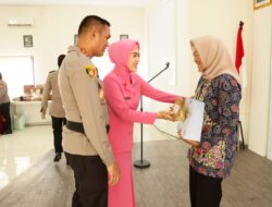 Purna Bhakti, Kapolres Ciamis Beri Penghargaan ke AKP (Purn) Magdalena dan Maman Tardiman