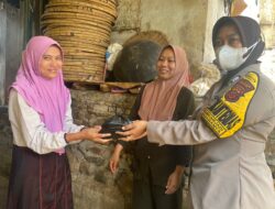 Polsek Ciamis Polres Ciamis Monitoring Pembagian PMT ke KRS di Desa Bendasari