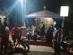 Perkuat Sinergitas, Polsek Kawali Polres Ciamis Beri Binluh ke Warga Linggapura Saat Ngeronda