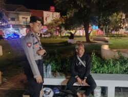 Satuan Samapta Polres Ciamis Patroli Jalan Kaki Beri Imbauan Kamtibmas