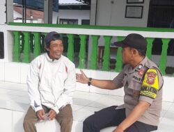 Polsek Cikoneng Polres Ciamis Sambang dan Himbauan Kamtibmas ke Warga Kadupugur