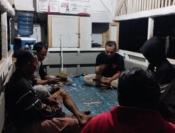 Cipkon di Malam Hari, Polsek Cijeungjing Polres Ciamis Patroli ke Pos Satkamling Ciharalang