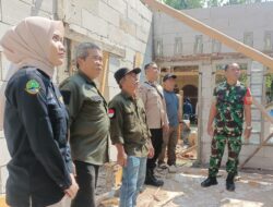 Polsek Ciamis Polres Ciamis Monitoring Progran Rutilahu di Desa Baregbeg