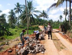 Cipta Kondisi, Polsek Cisaga Polres Ciamis Monitoring Pembangunan TPT di Desa Tanjungjaya