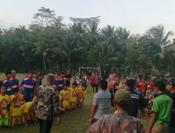 Polsek Lakbok Monitoring Turnamen Sepak Bola Peringatan HUT ke-79 RI Tingkat Dusun Sindangasih