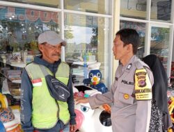 Polsek Kawali Koorkom Beri Imbauan Bahaya Judi Online dan Narkoba ke Tukang Parkir