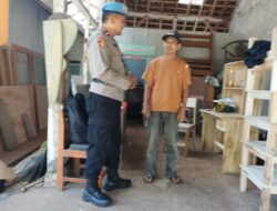 Perkuat Sinergitas, Kanit Propam Polsek Sukadana Polres Ciamis Koorkom ke Warga Hilir