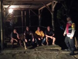 Berikan Rasa Aman, Personel Polsek Kawali Polres Ciamis Patroli Dialogis di Malam Hari