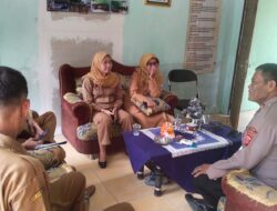 Datang ke Kantor Desa, Anggota Polsek Ciamis Koorkom Kamtibmas Jelang Pilkada Serentak