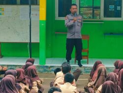 Police Go To School, Polsek Cisaga Polres Ciamis Beri Penyuluhan ke Siswa di MI 2 Cisaga