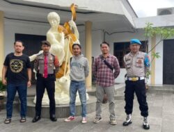 Enam Personel Polres Ciamis Siagakan Personel di Gereja Katolik Santo Yohanes Pembabtis Ciamis
