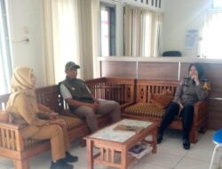 Datang ke Kantor Desa, Anggota Polsek Ciamis Koorkom Kamtibmas Jelang Pilkada Serentak
