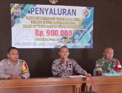 Polsek Kawali Polres Ciamis Awasi Penyaluran BLT DD ke Warga Desa Lumbung