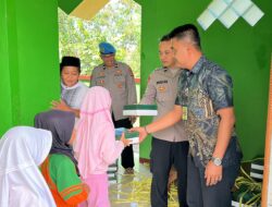 Jum’ at Berkah Bid Propam Polda Jabar di Masjid Jami Al-Barokah Kampung Haurcucuk, Kelurahan Sumbersari, Kecamatan Ciparay Kabupaten Bandung