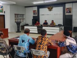 Polsek Sukadana Polres Ciamis Terjunkan Personel di Acara Rapat Minggon Desa Salakaria
