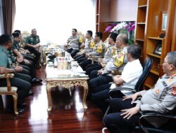 Kapolda Jabar dan Pangdam III Siliwangi Jalin Silaturahmi, Tunjukkan Sinergitas TNI-Polri   