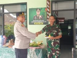 Sinergitas TNI-Polri, Polsek Ciamis Beri Kejutan ke Koramil 1301/Ciamis di Momen HUT TNI ke-79