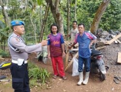 Cipkon Pilkada 2024, Polsek Sukadana Polres Ciamis Cooling System Bersama Warga Salakaria