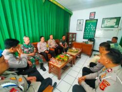 Sinergitas TNI-Polri, Polsek Cikoneng Beri Kejutan ke Koramil 1302/Cikoneng di Momen HUT TNI ke-79