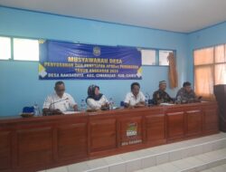 Polsek Cimaragas Datang Sampaikan Himbauan Kamtibmas Saat Musdes Perubahan 2024