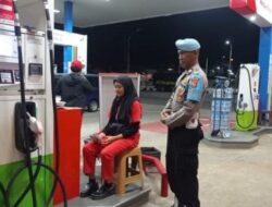 Humanis, Polsek Cipaku Polres Ciamis Patroli Dialogis ke Pemukiman Warga Saat Malam Hari*