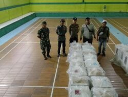 Polsek Kawali Polres Ciamis Kawal Penarikan Logistik ke Tingkat PPS Pasca Pencoblosan