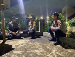 Humanis, Polsek Cipaku Polres Ciamis Patroli Dialogis ke Pemukiman Warga Saat Malam Hari