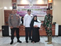 Polsek Kawali Polres Ciamis Siagakan Personel Amankan Penyaluran BLT DD di Desa Lumbungsari