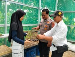 Soliditas TNI-Polri, Polsek dan Koramil Panjalu Cooling System ke Poktan Bunga Desa Maparah