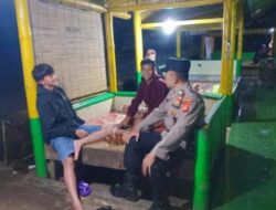 Ops Lilin 2024, Polsek Sukadana Polres Ciamis Patroli Dialogis Malam Berikan Kenyamanan Saat Nataru