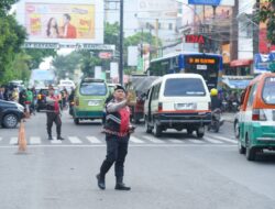 Personel Polda Jabar Patroli ke Tempat Wisata Sambut Nataru 2025