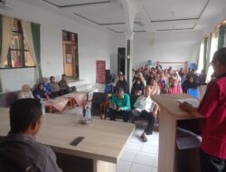 Cipkon, Polsek Ciamis Cooling System ke Warga Sukajadi Saat Sosialisasi Keluarga Berkualitas