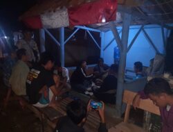 Humanis, Polsek Cipaku Polres Ciamis Patroli Dialogis ke Pemukiman Warga Saat Malam Hari