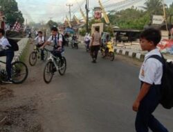 Pengaturan Lalu Lintas Pagi, Polsek Lakbok Polres Ciamis Pelayanan Masyarakat di Depan Sekolah