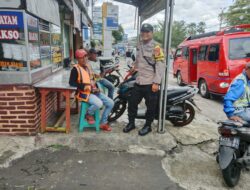 Berikan Rasa Nyaman, Dua Anggota Polsek Kawali Polres Ciamis Patroli Dialogis ke Masyarakat
