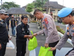 Polres Ciamis Gelar Baksos Polri Presisi: Bersihkan Masjid Agung dan Bagikan 1 Ton Beras Sambut Ramadhan