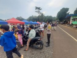 Polsek Sukadana Polres Ciamis Patroli Dialogis Beri Keamanan Warga Saat Ngabuburit