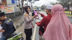 Polsek Kawali Gelar Aksi Berbagi Takjil Gratis untuk Pengguna Jalan dan Warga Sekitar