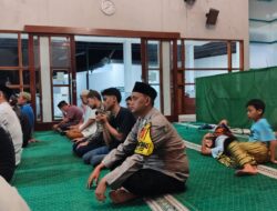Safari Ramadan 1446 H, Polsek Ciamis Tarawih Bareng Warga Kota Kulon di Masjid Jami Al Ikhlas