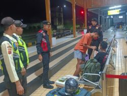 Deteksi Dini Tindak Kriminalitas, Samapta Polres Ciamis Patroli ke Stasiun KA Ciamis Beri Imbauan Kamtibmas